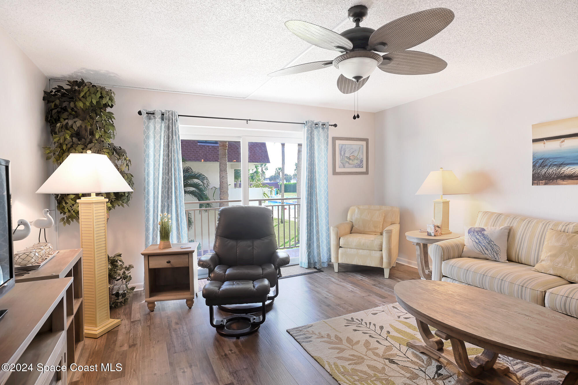 180 Paradise Boulevard 18012