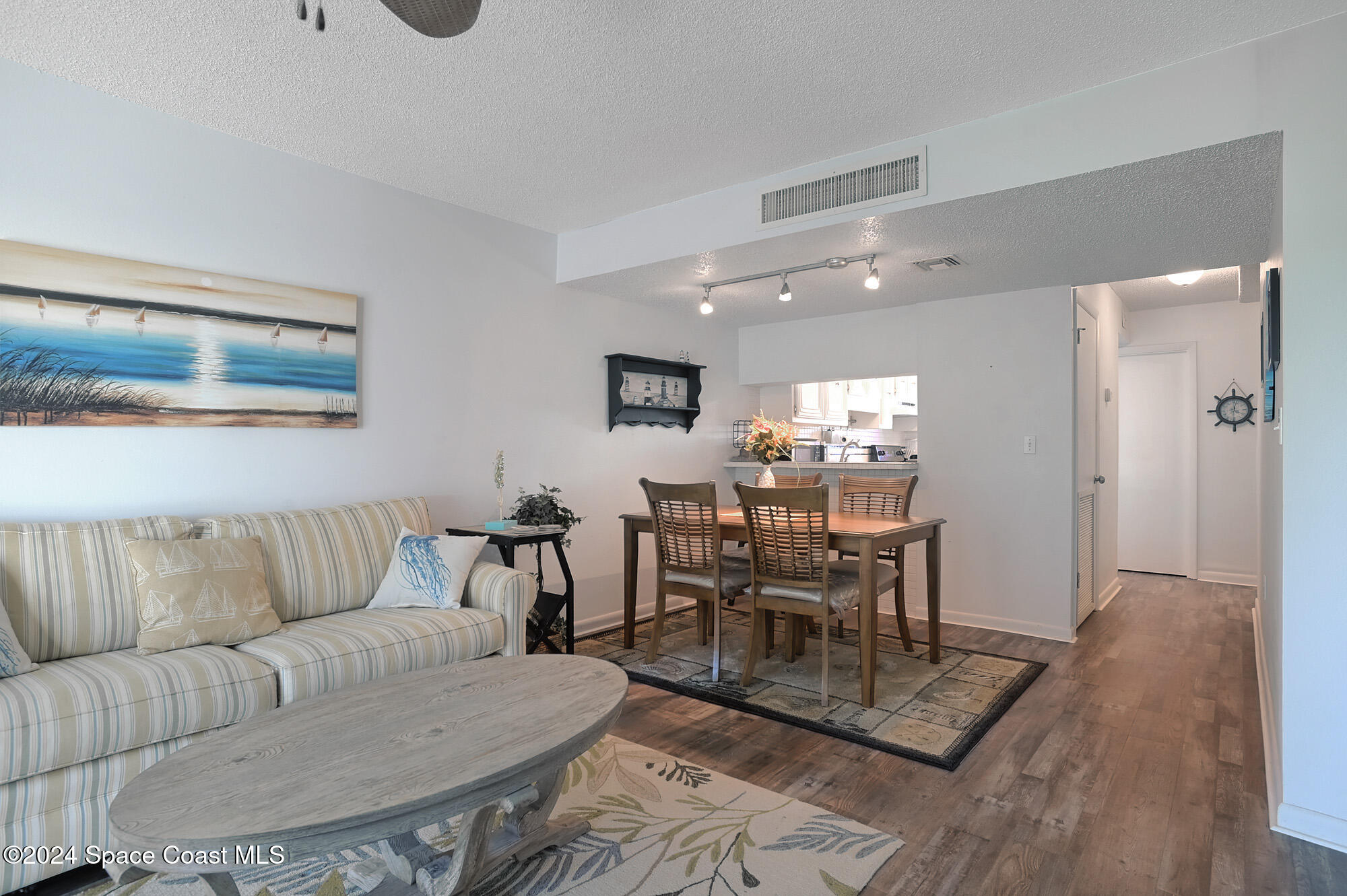 180 Paradise Boulevard 18012