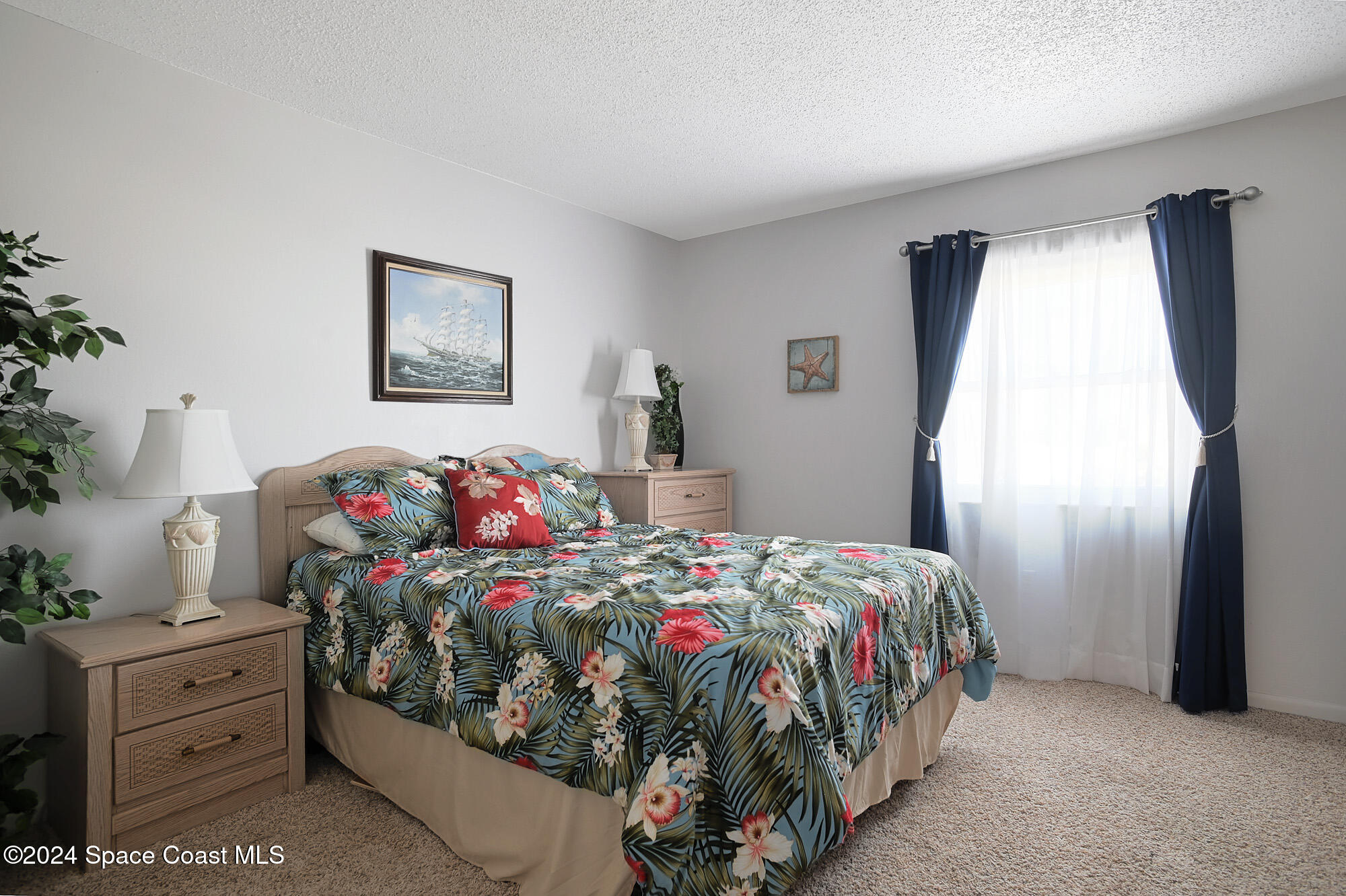 180 Paradise Boulevard 18012