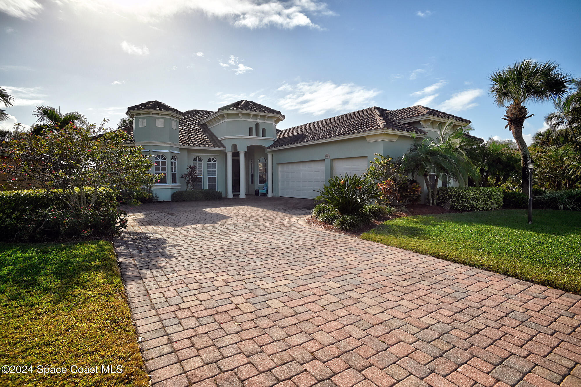 846 Aquarina Boulevard