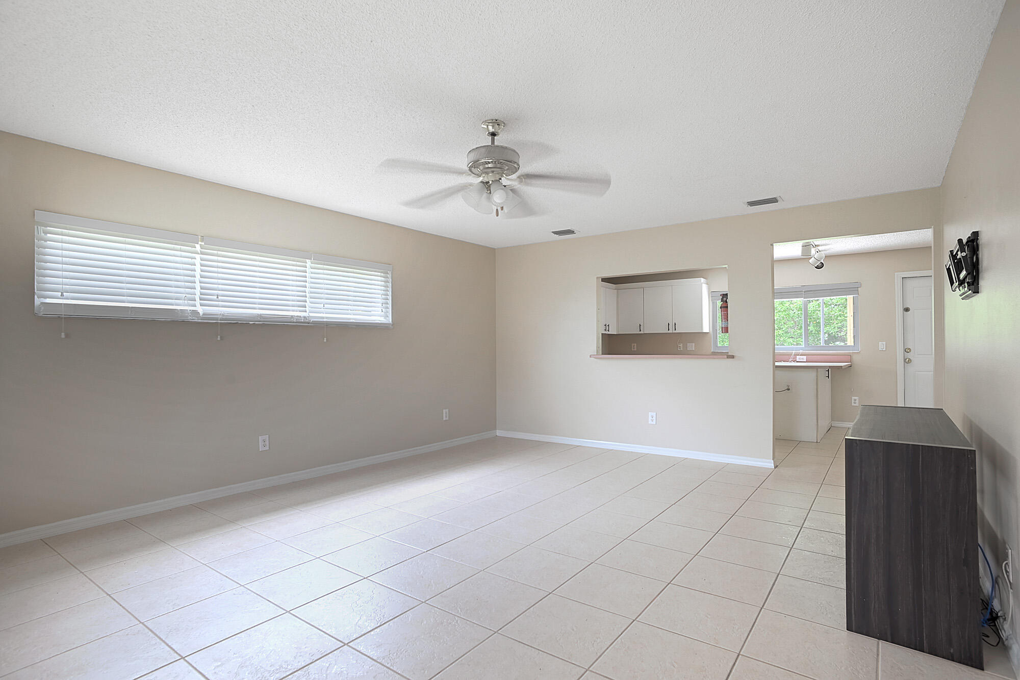 332 Nikomas Way