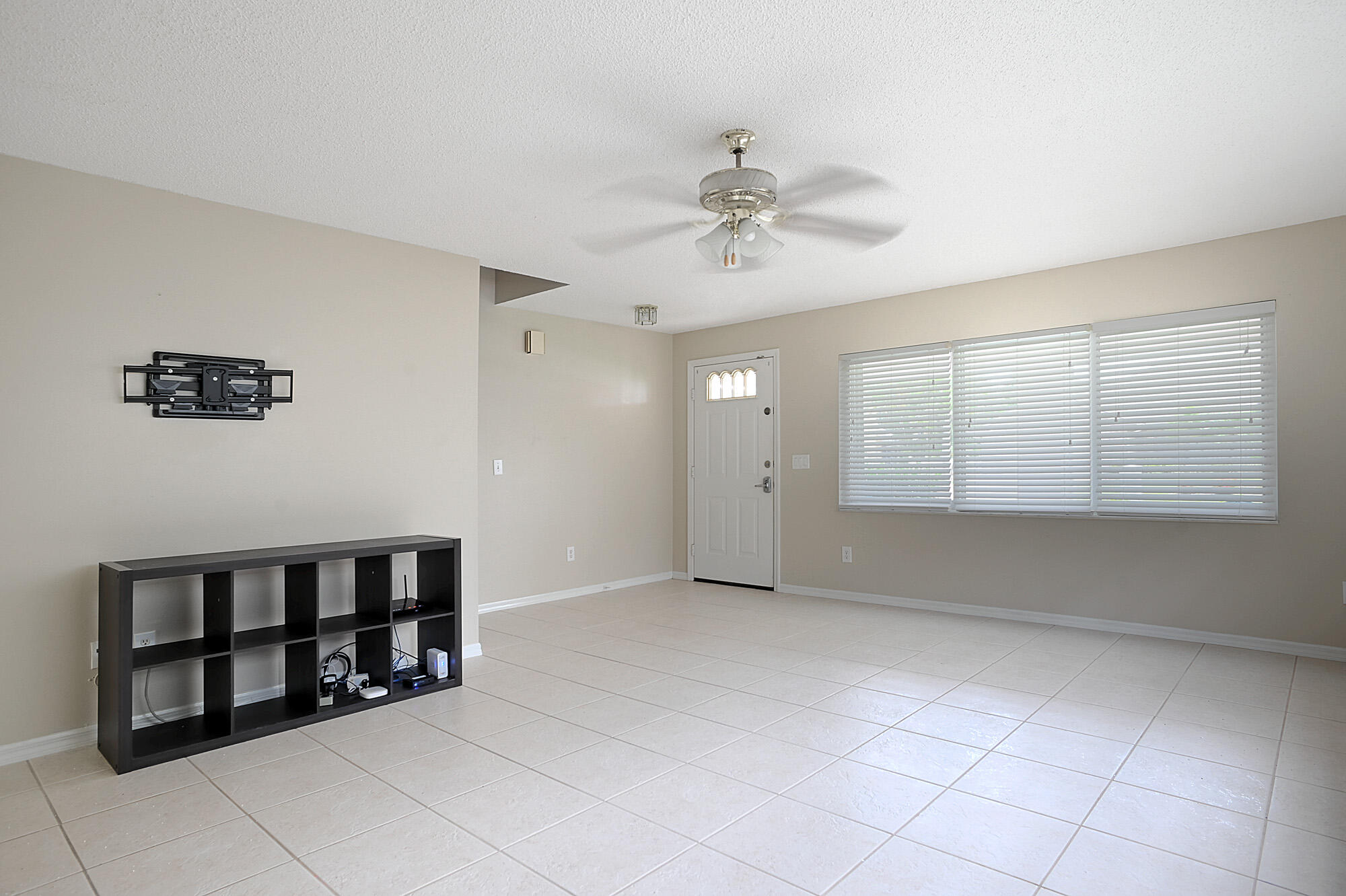 332 Nikomas Way