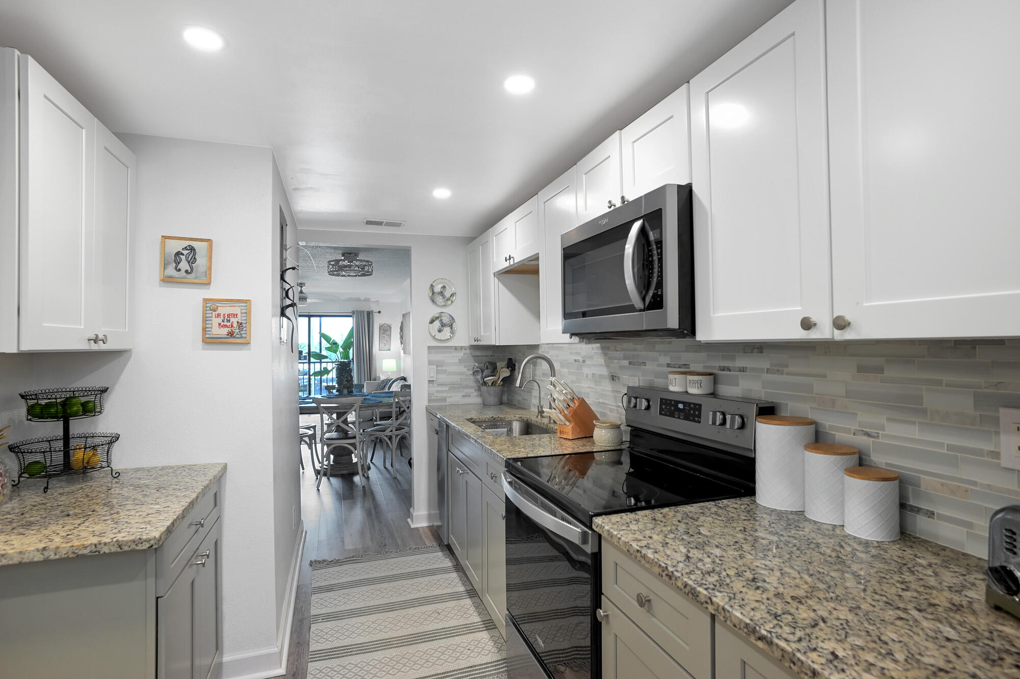 500 Palm Springs Boulevard, 305
