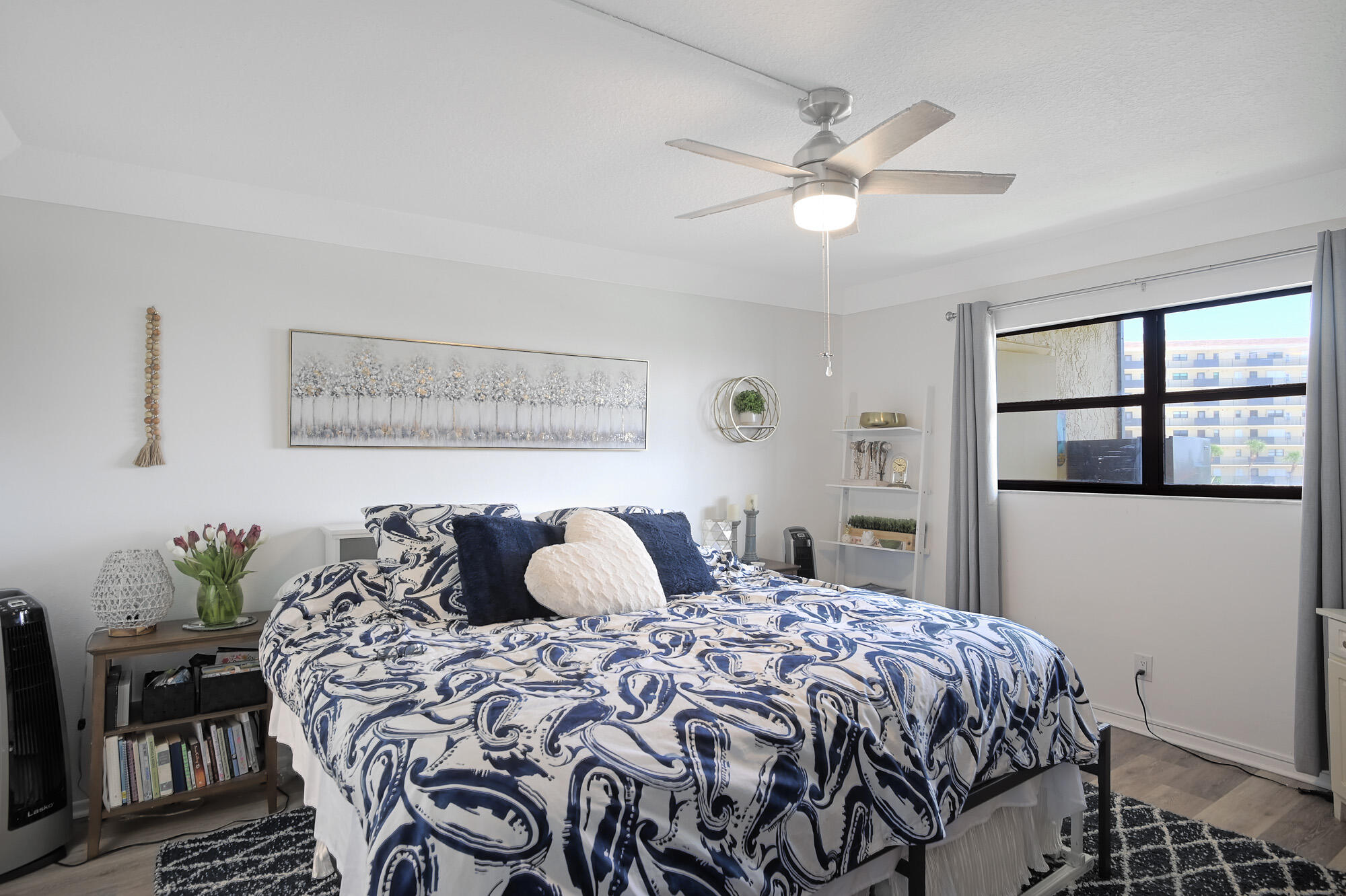 500 Palm Springs Boulevard, 305