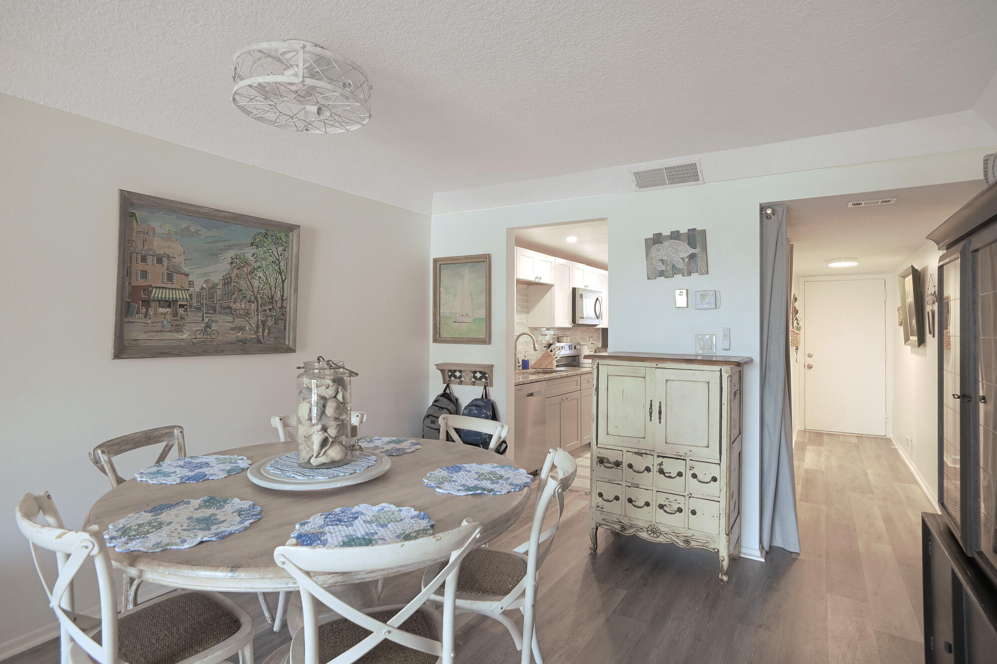 500 Palm Springs Boulevard, 305