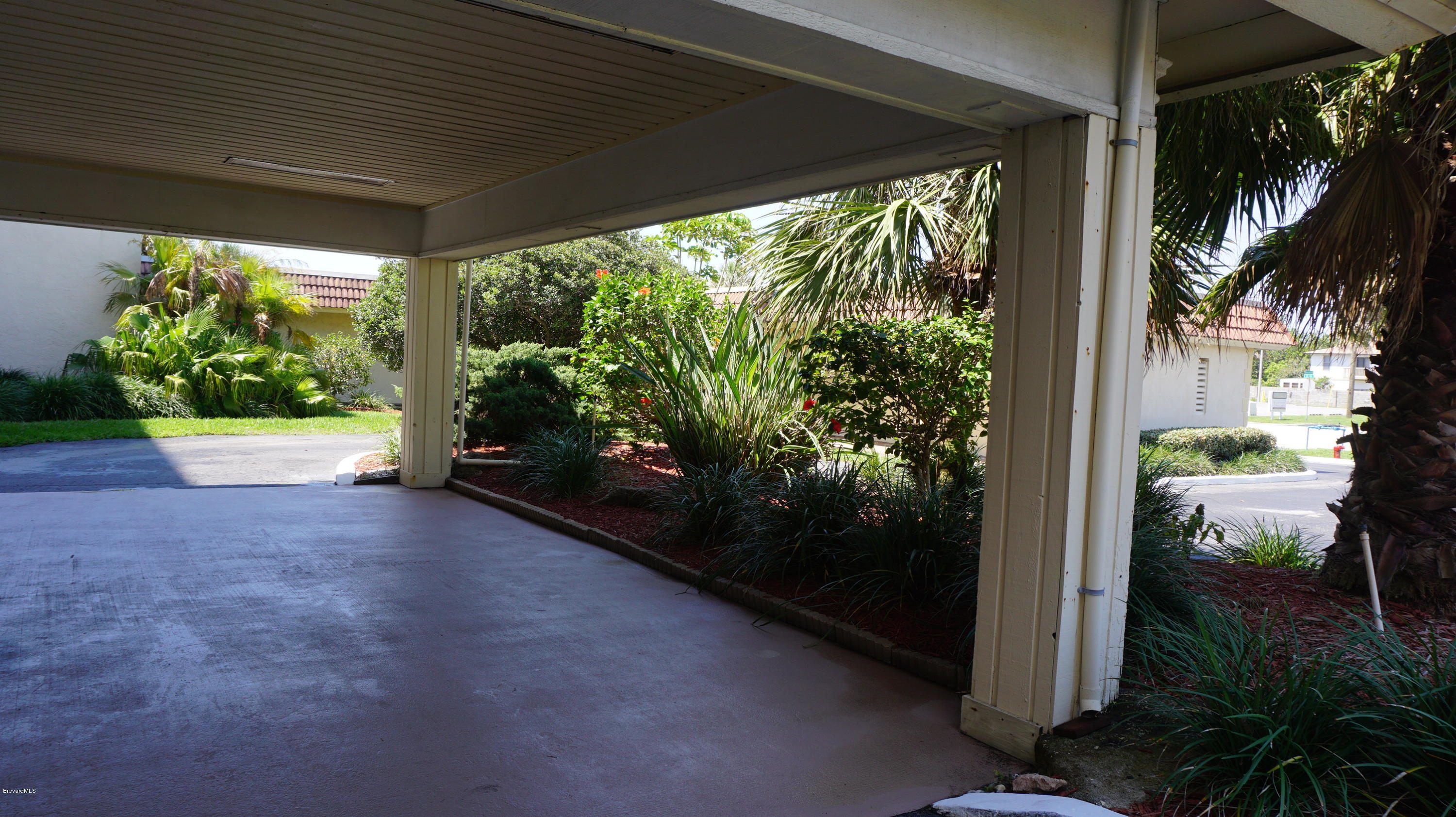 1095 Highway A1a N 204