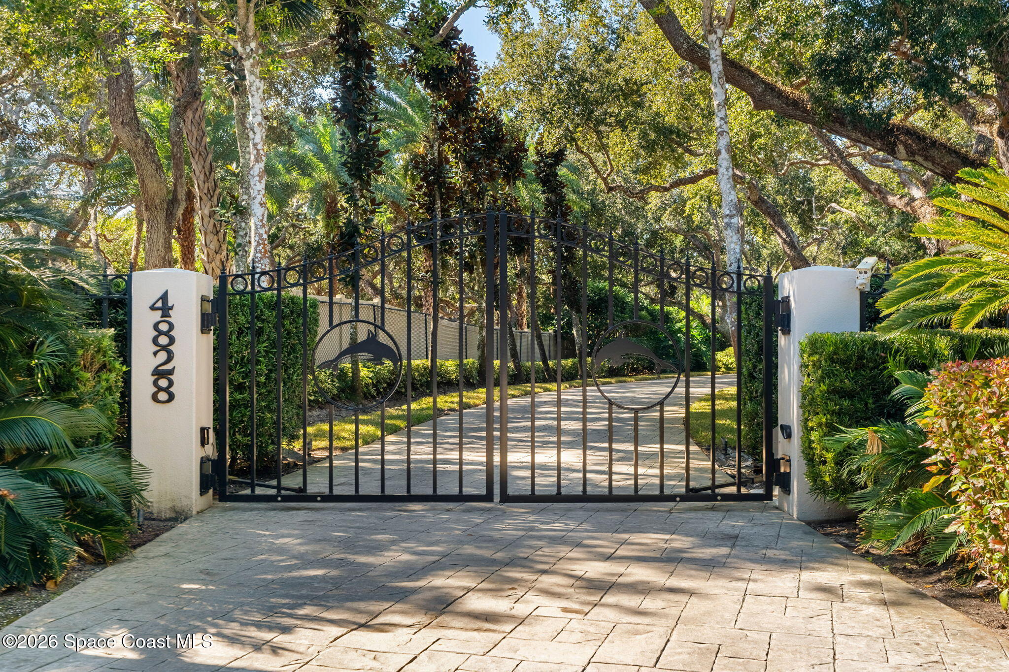 4828 S Peninsula Drive