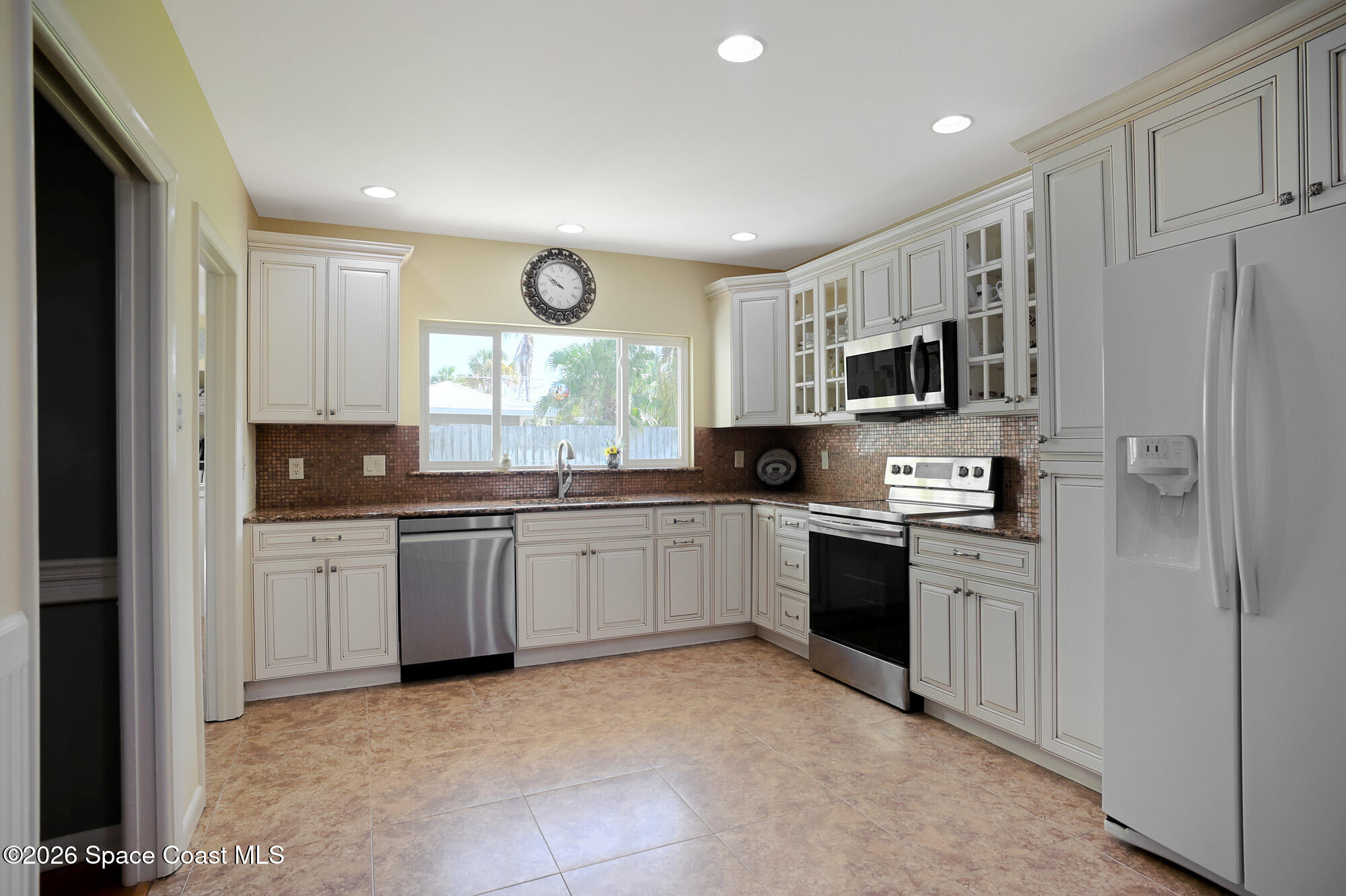 325 Hibiscus Trail