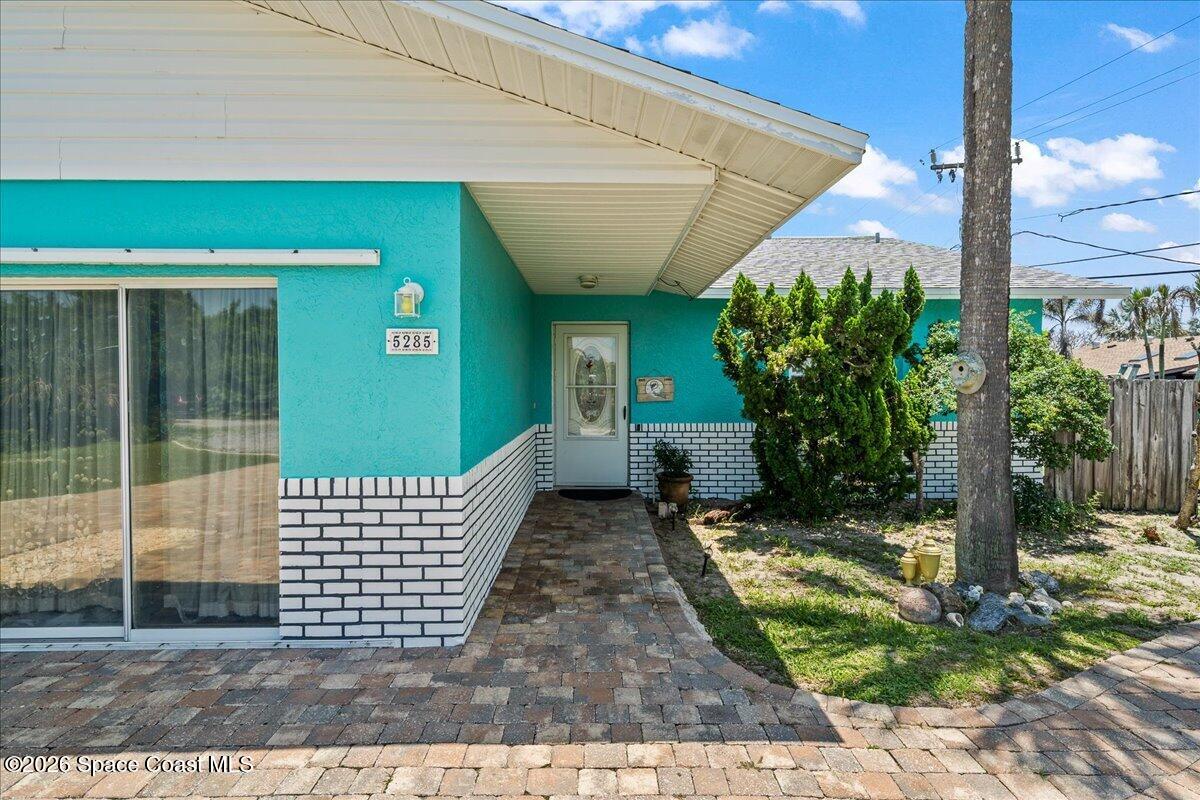 5283-5285 Palmetto Drive
