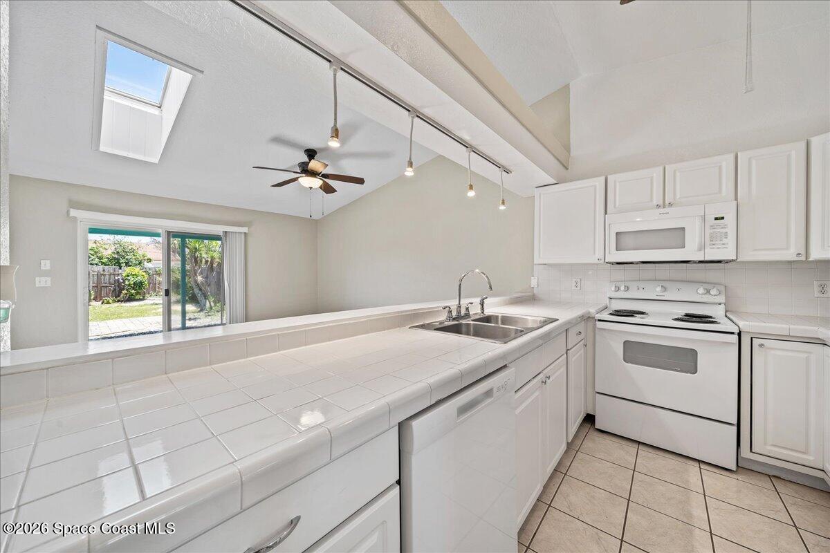 5283-5285 Palmetto Drive