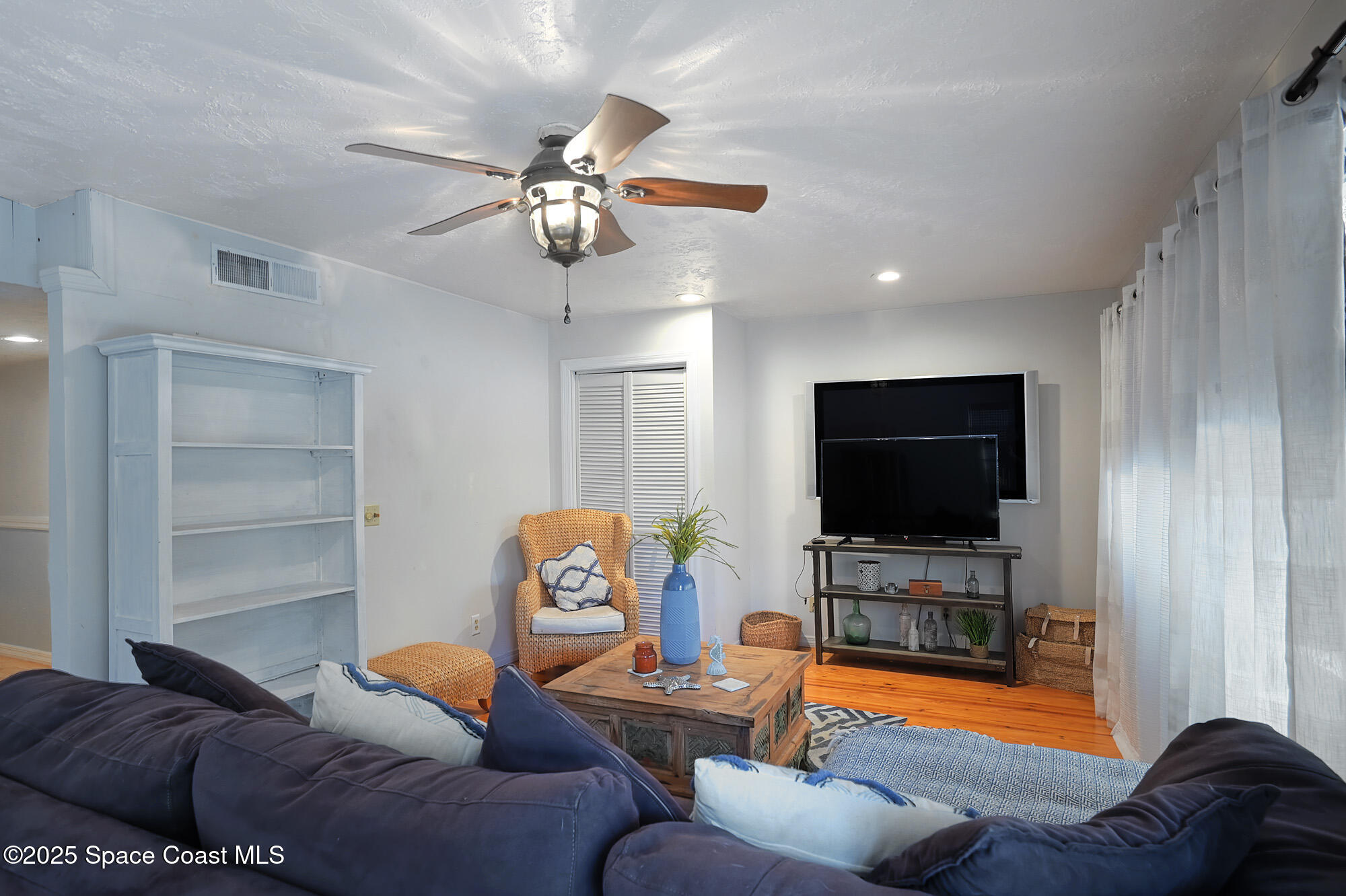 5875 Riverside Drive