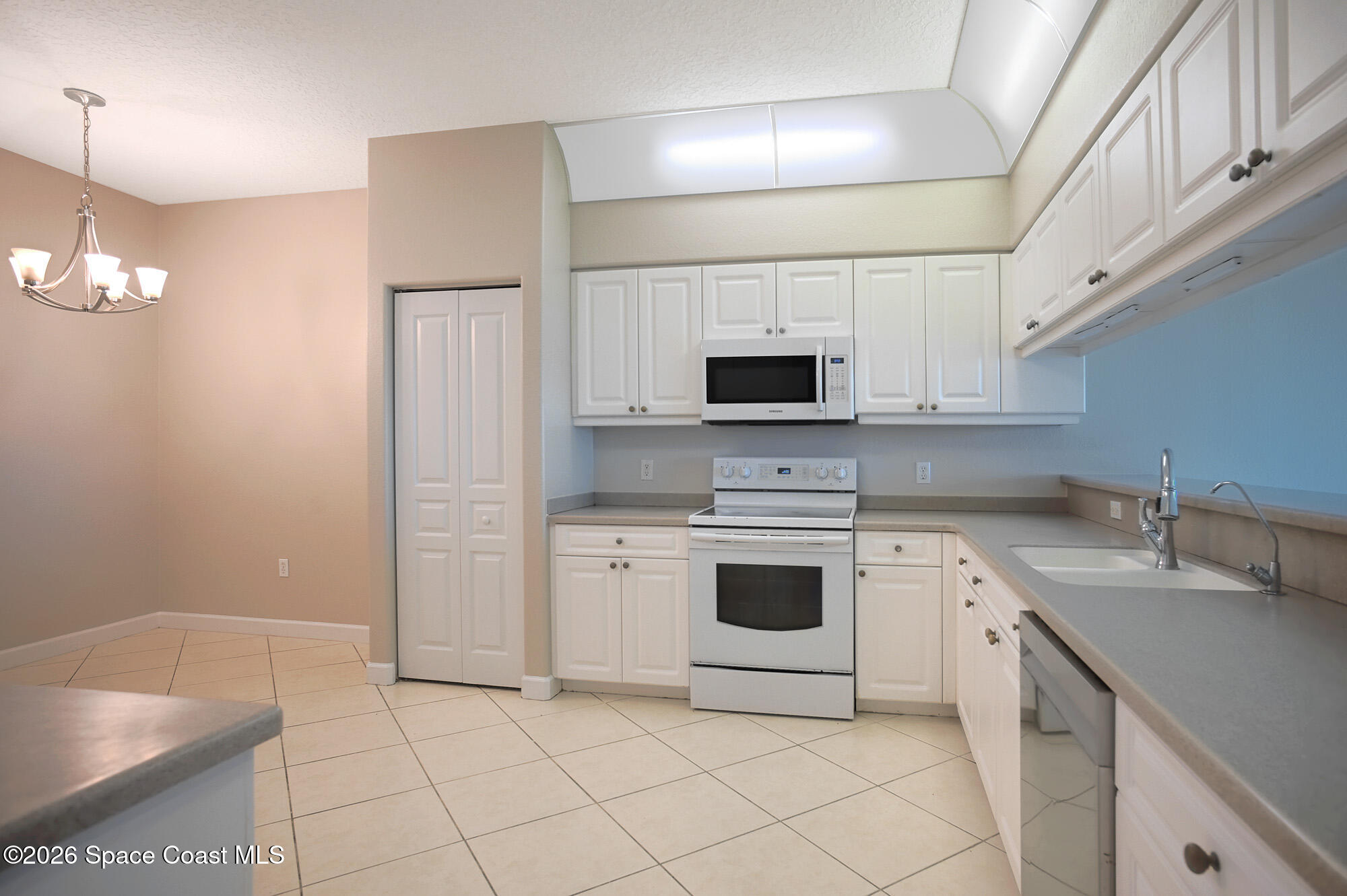 2095 Highway A1a Highway 4703
