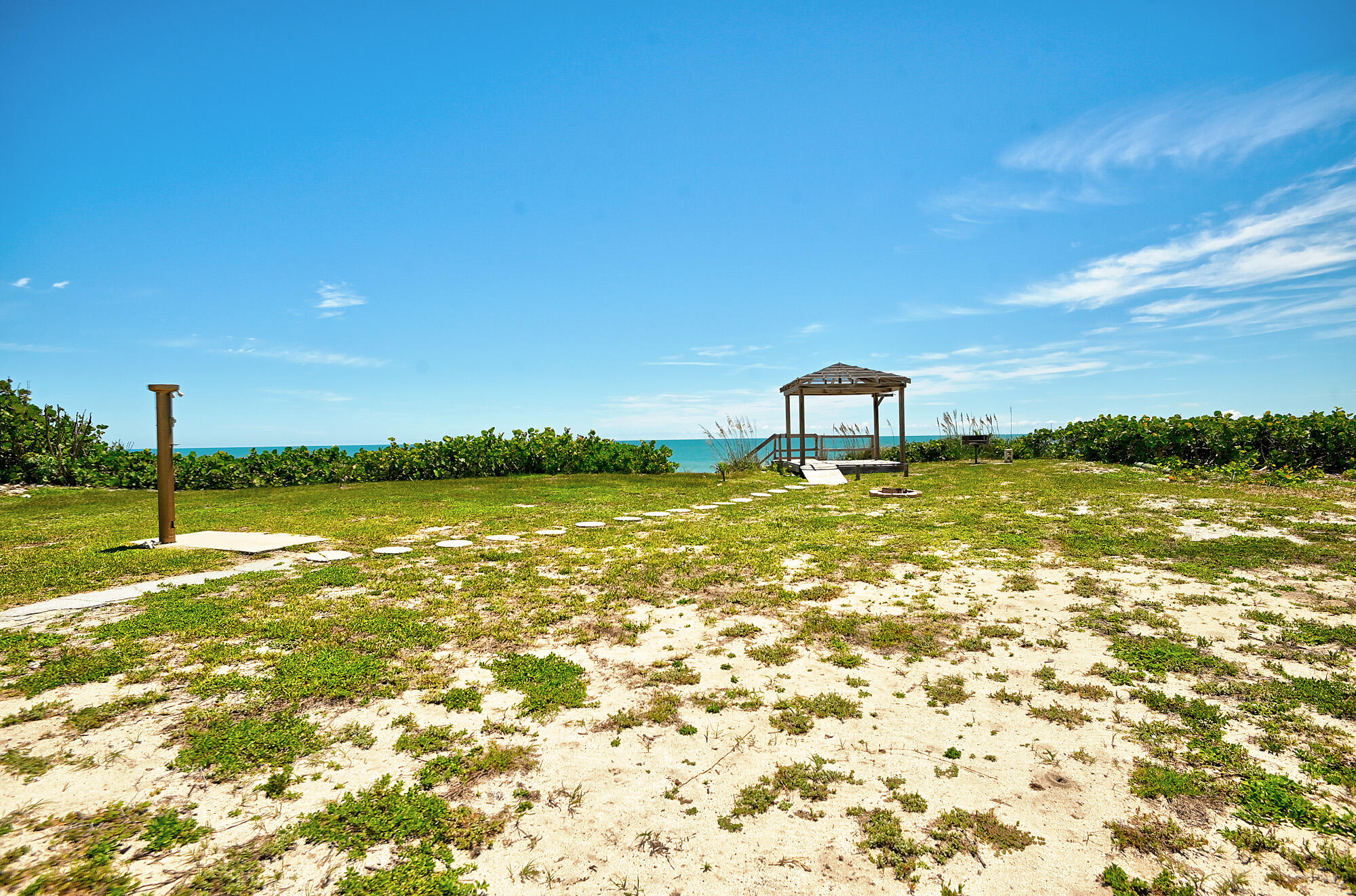8515 8517/8519 Highway A1a S