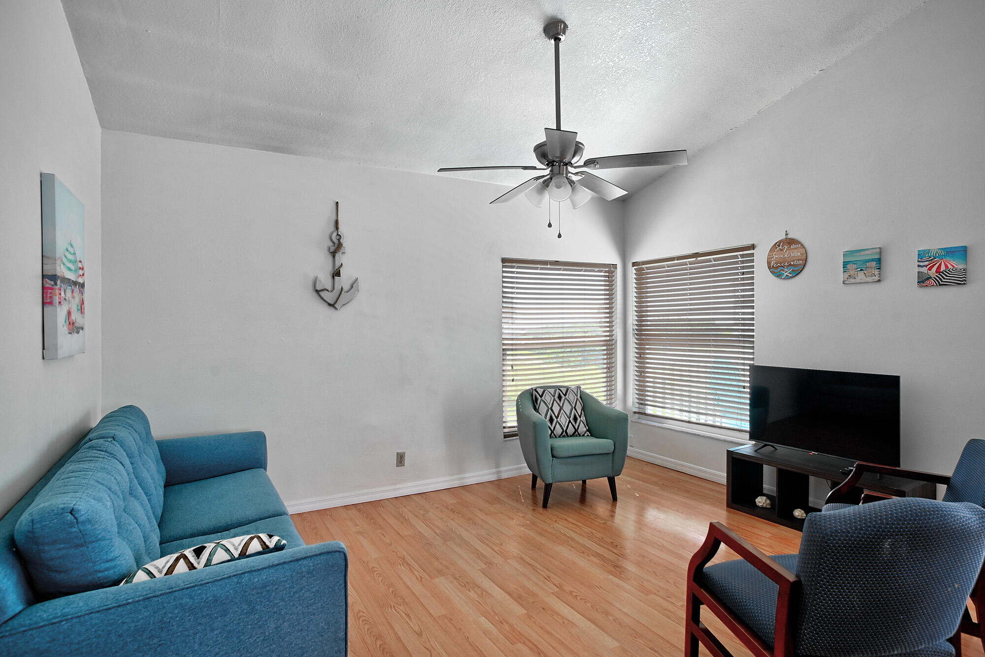 8515 8517/8519 Highway A1a S