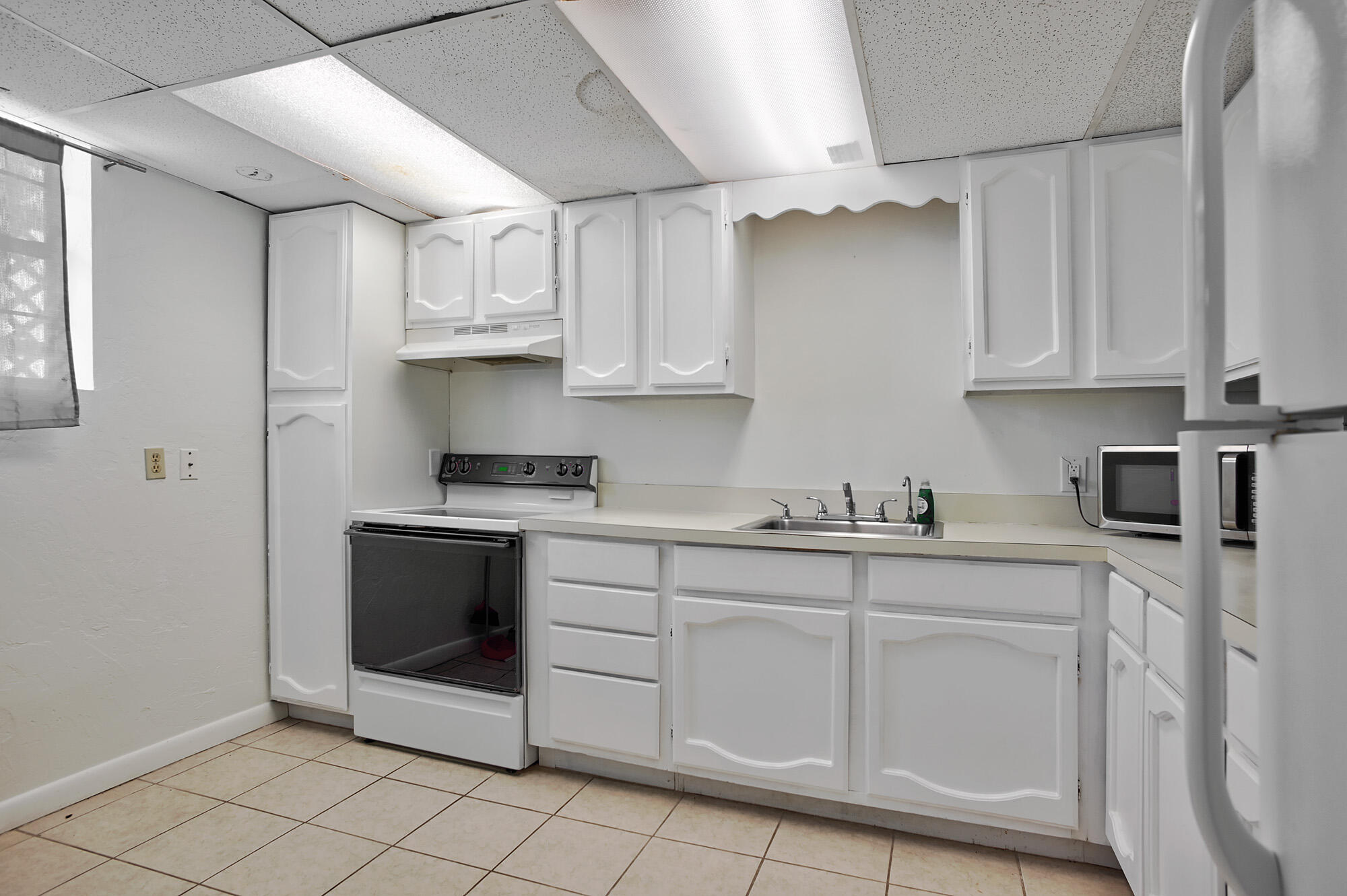 8515 8517/8519 Highway A1a S