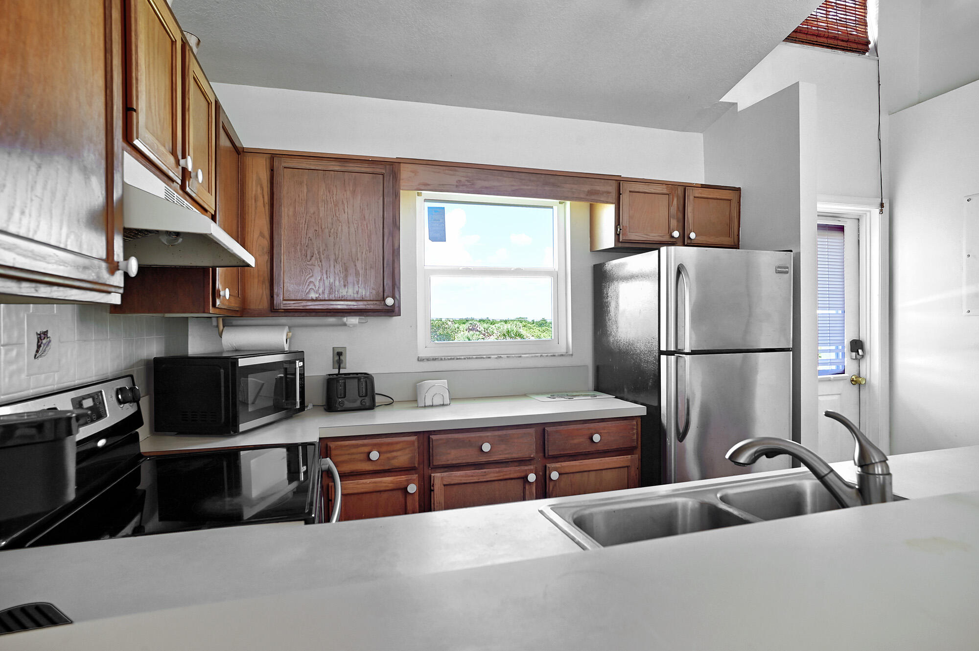 8515 8517/8519 Highway A1a S
