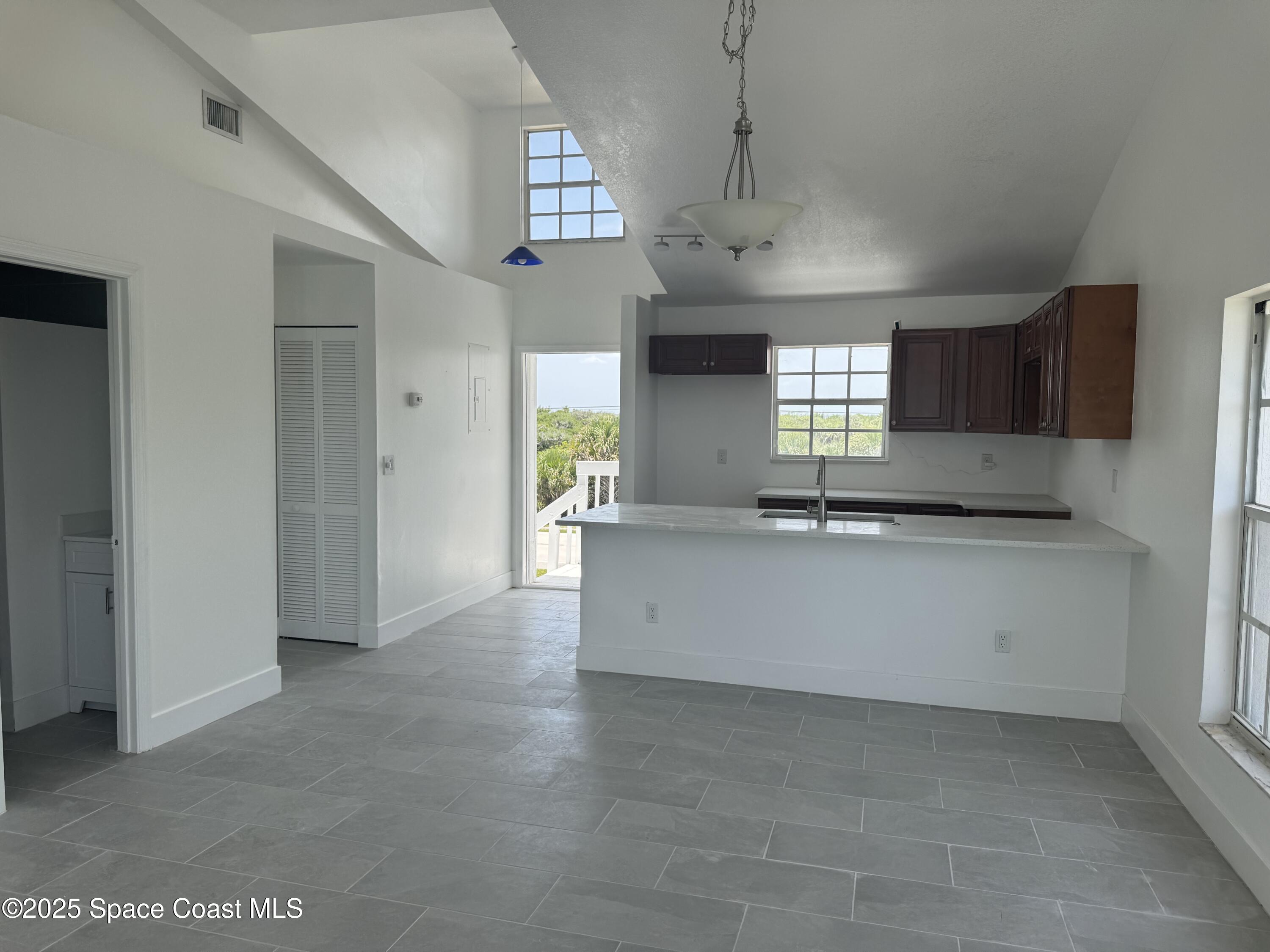 8515 8517/8519 Highway A1a S