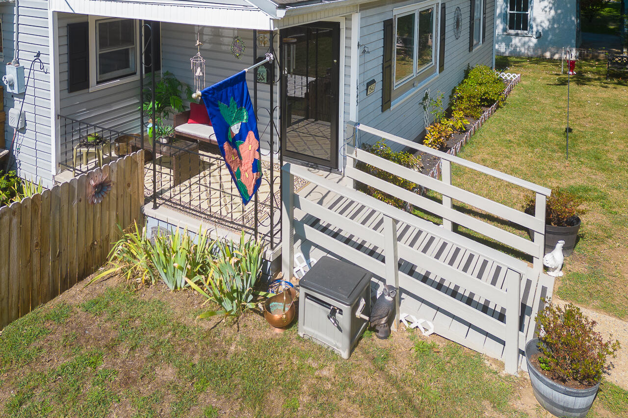 1543 Walnut Ave