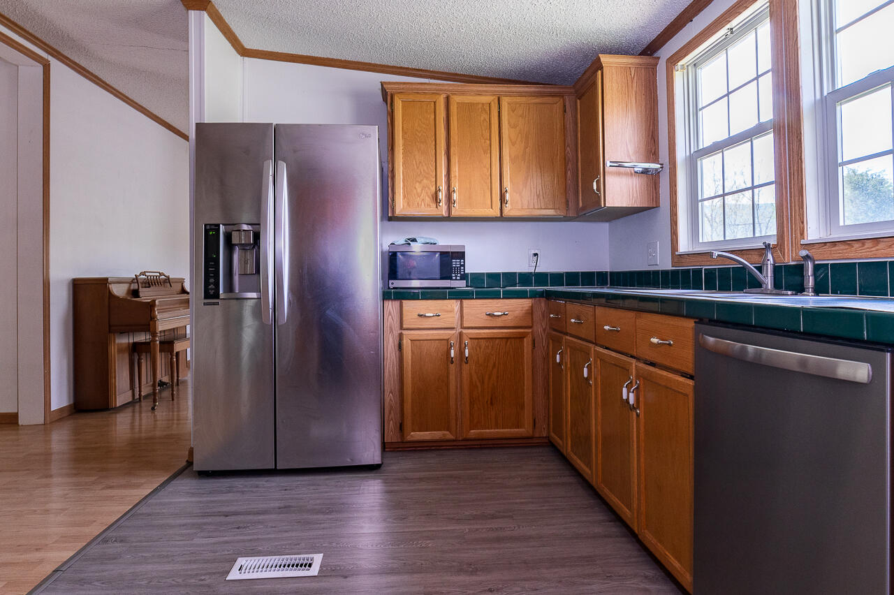 4766 W Midland Trl