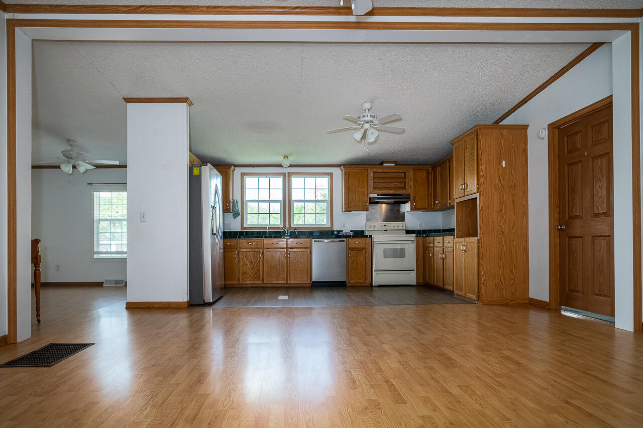 4766 W Midland Trl