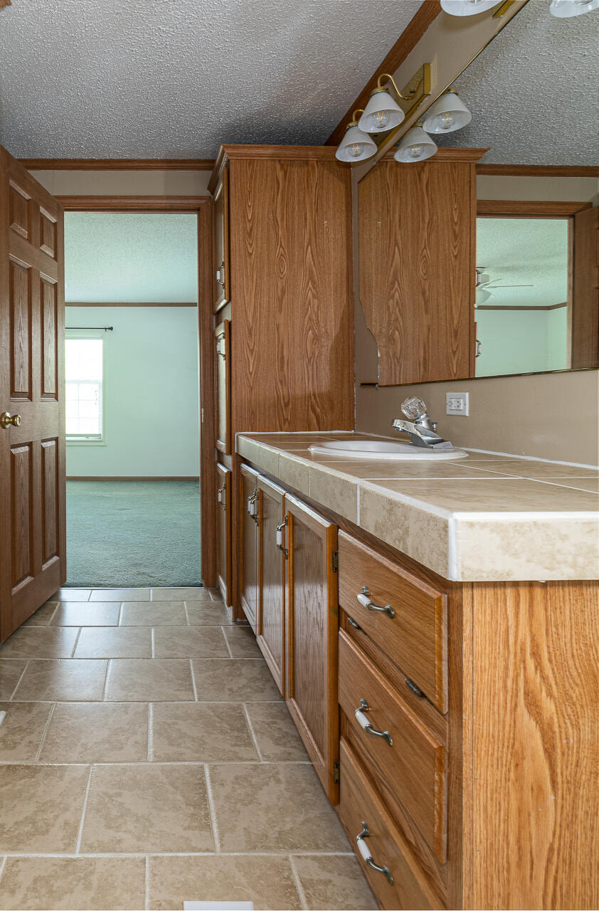 4766 W Midland Trl