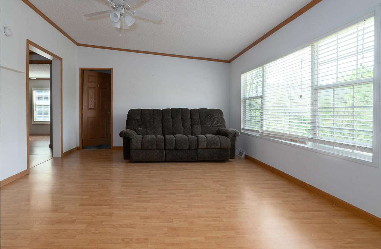 4766 W Midland Trl