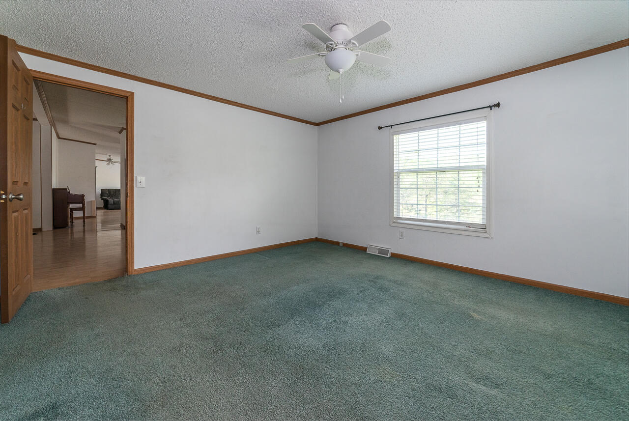 4766 W Midland Trl