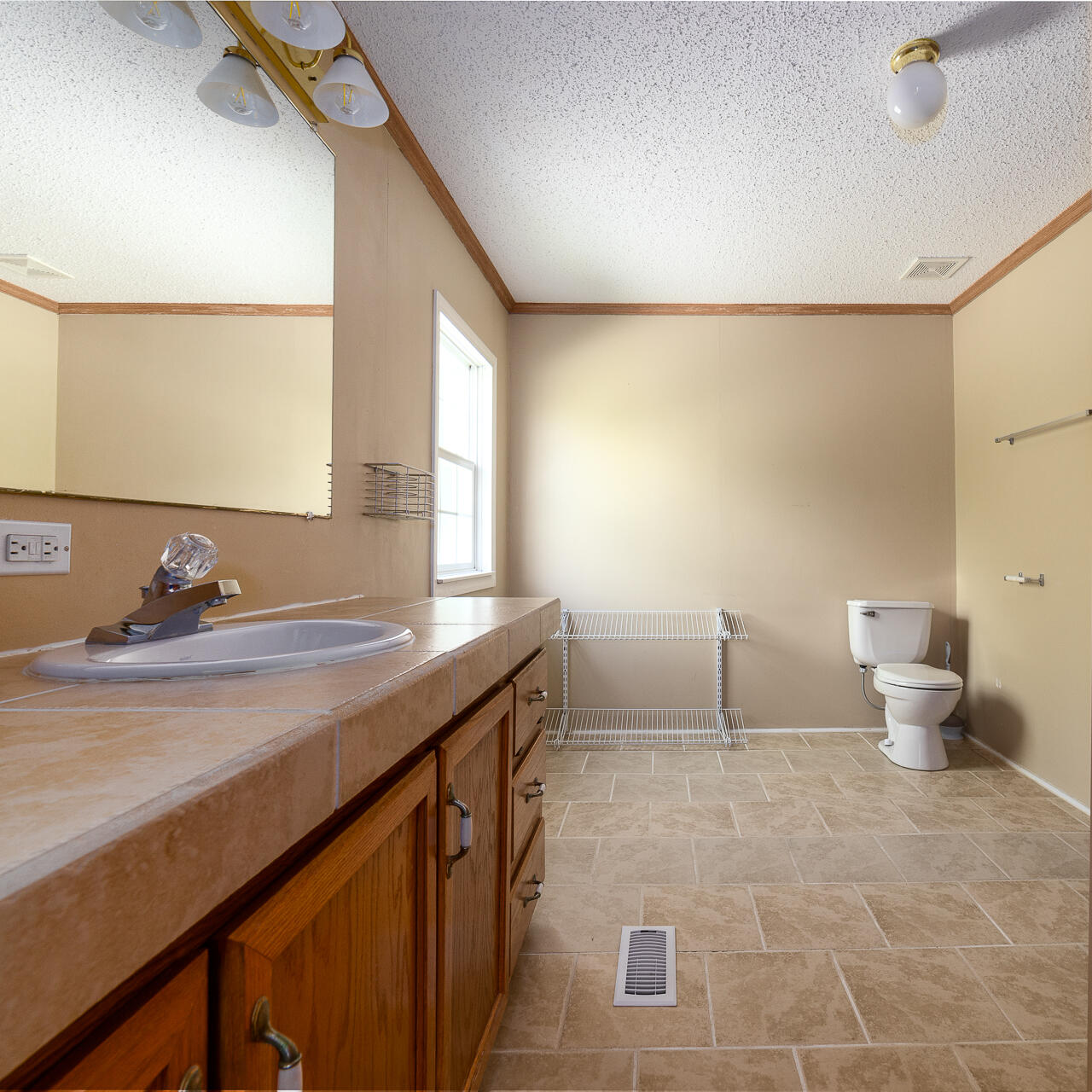 4766 W Midland Trl
