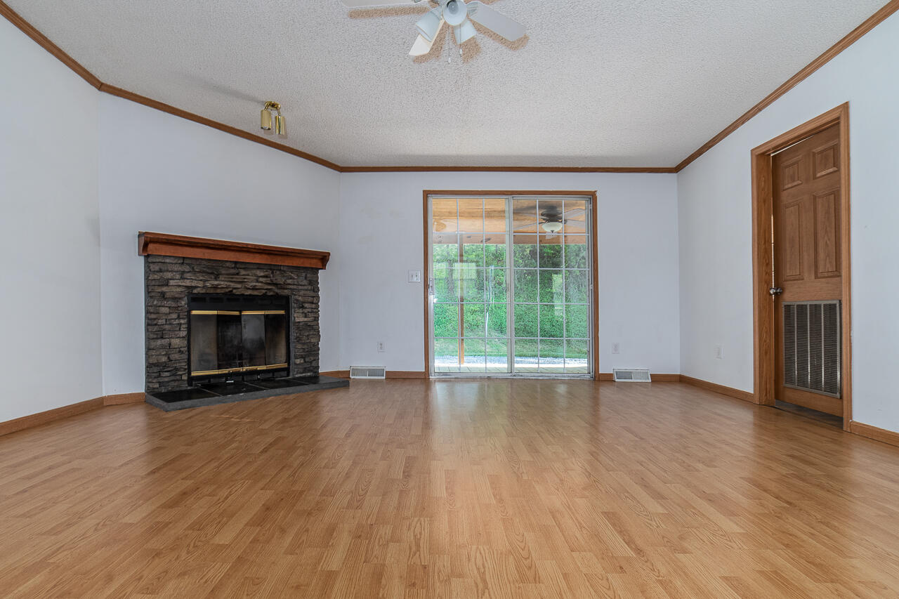 4766 W Midland Trl