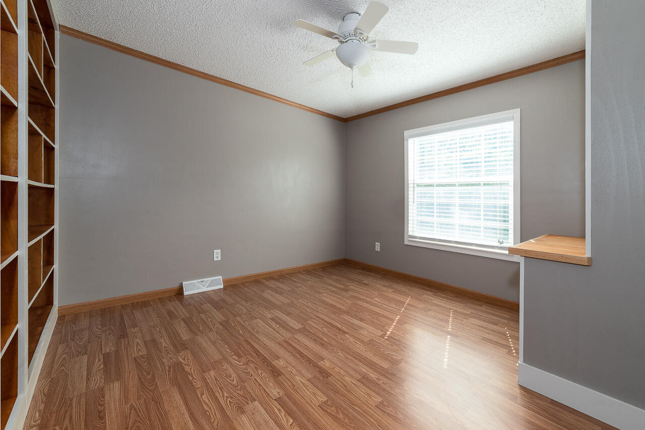 4766 W Midland Trl