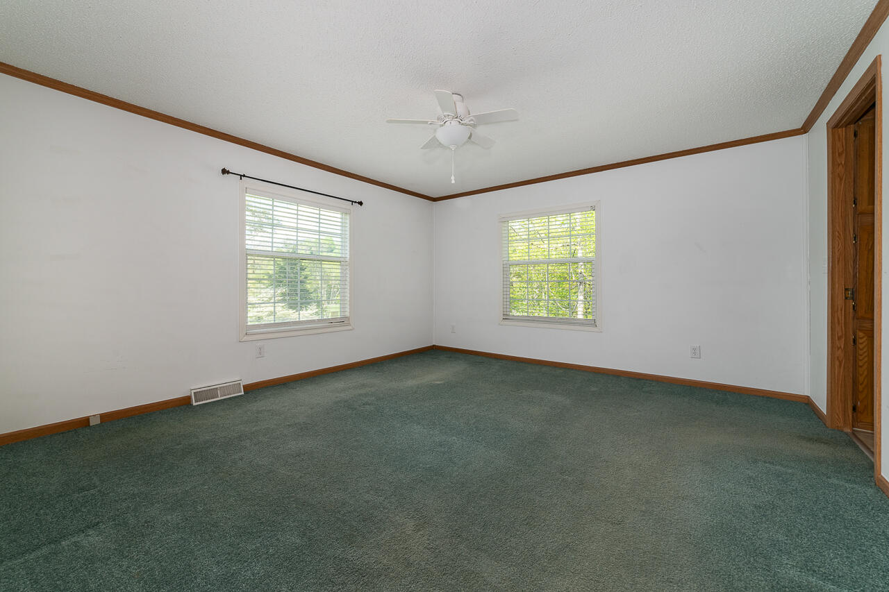 4766 W Midland Trl