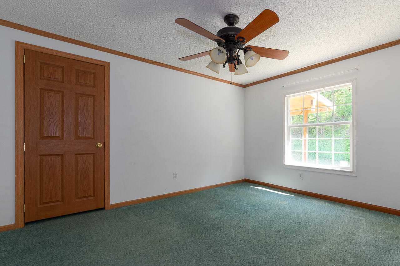 4766 W Midland Trl