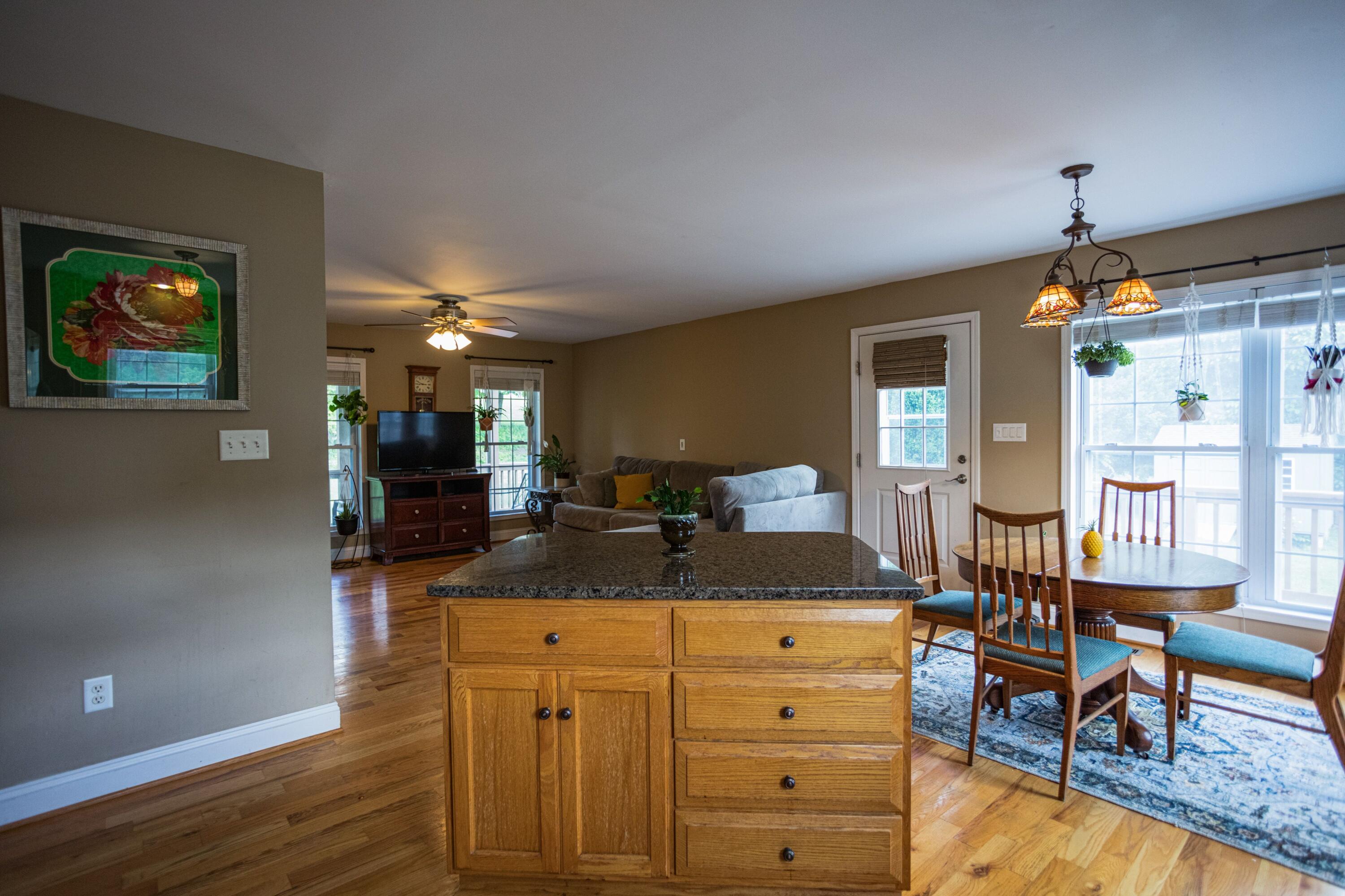 25 McCormick Ln