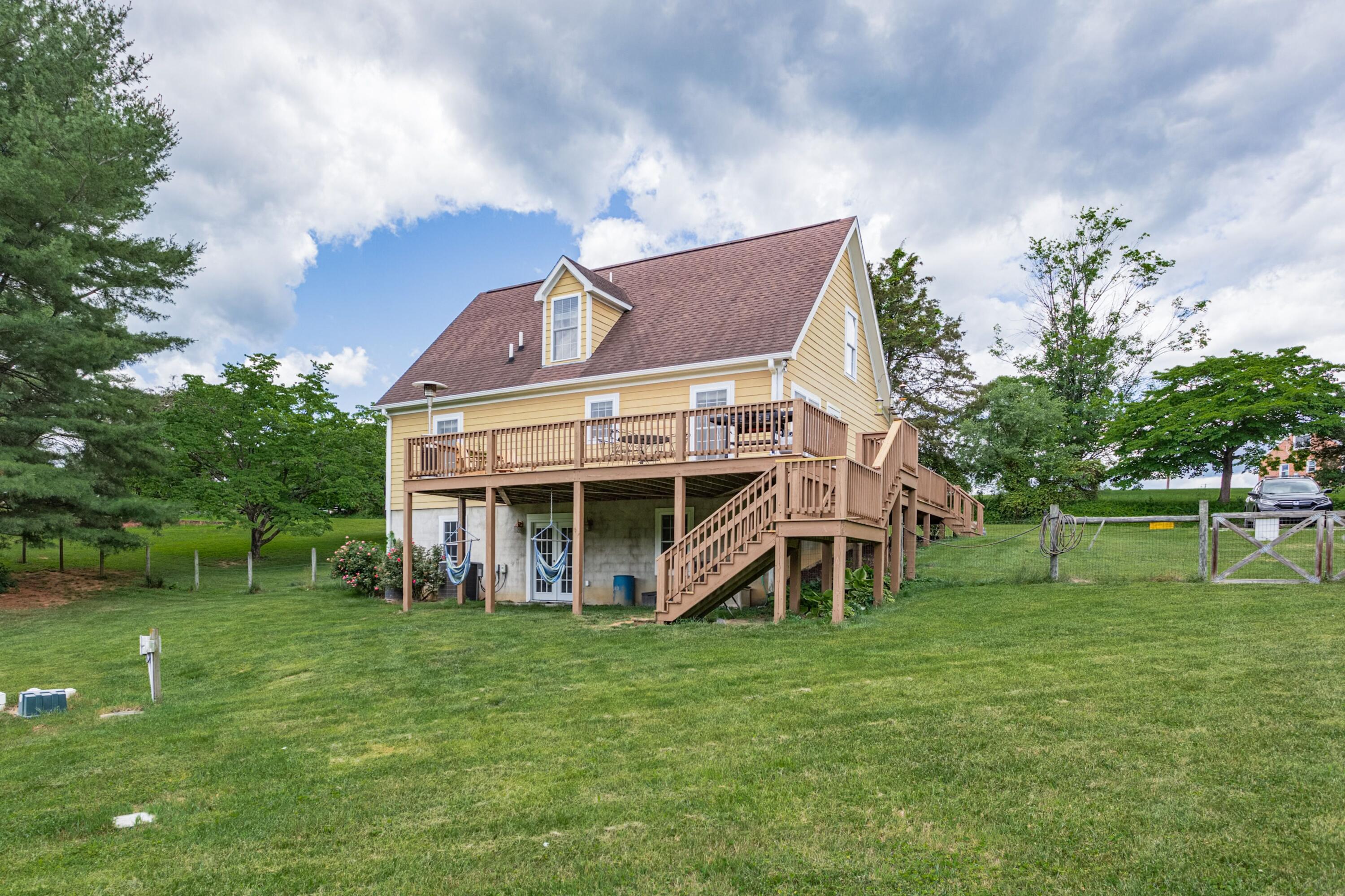 25 McCormick Ln