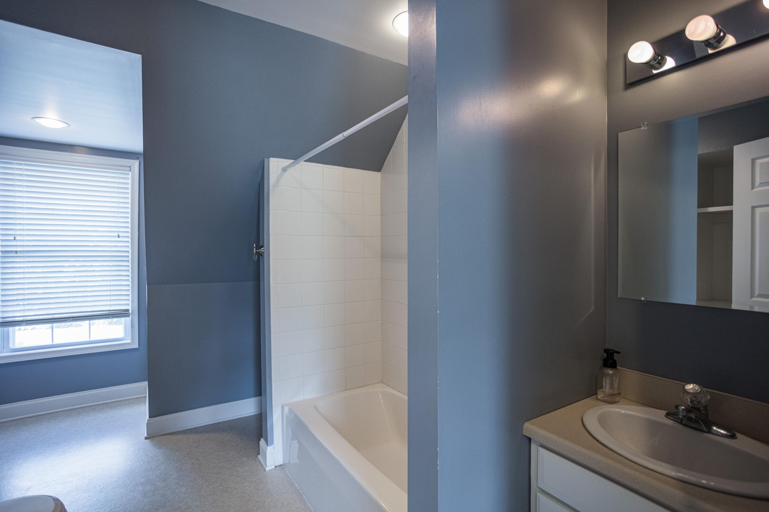 25 McCormick Ln