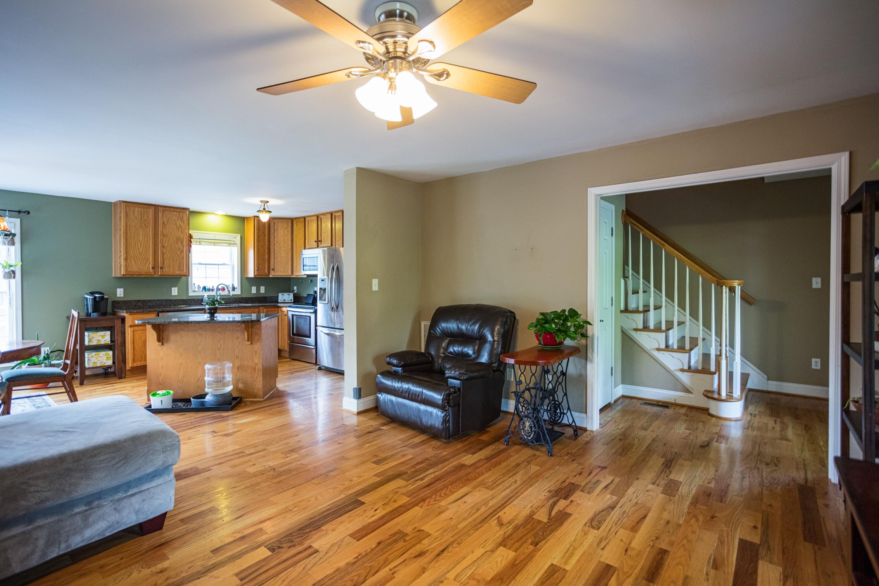25 McCormick Ln