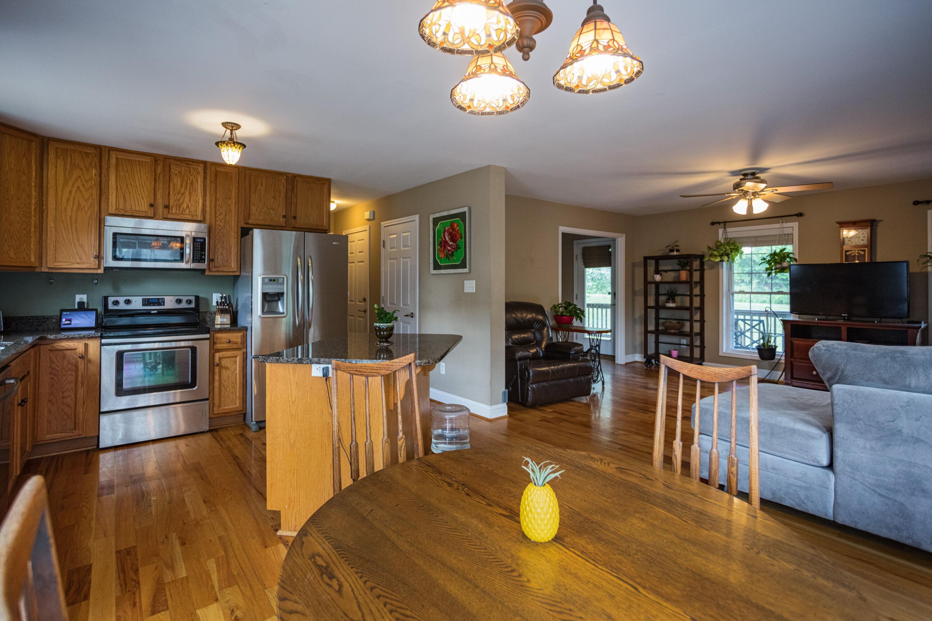 25 McCormick Ln
