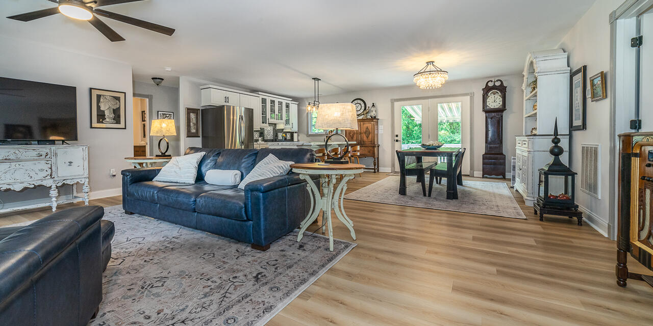 133 Colonnade Ave