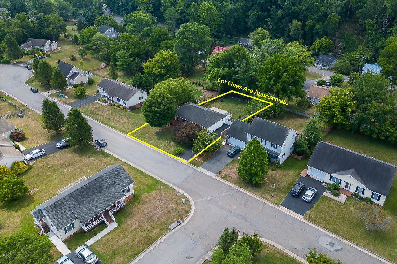 133 Colonnade Ave