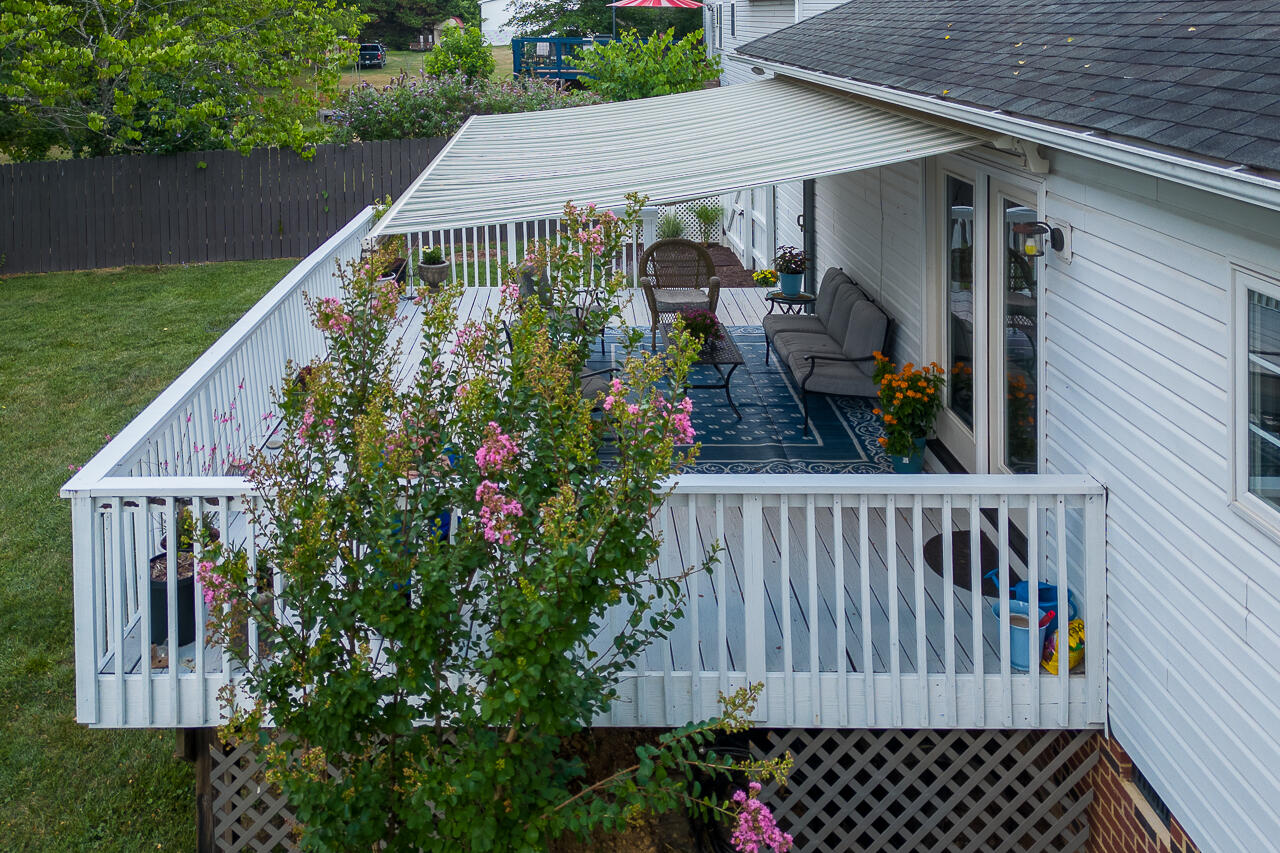 133 Colonnade Ave