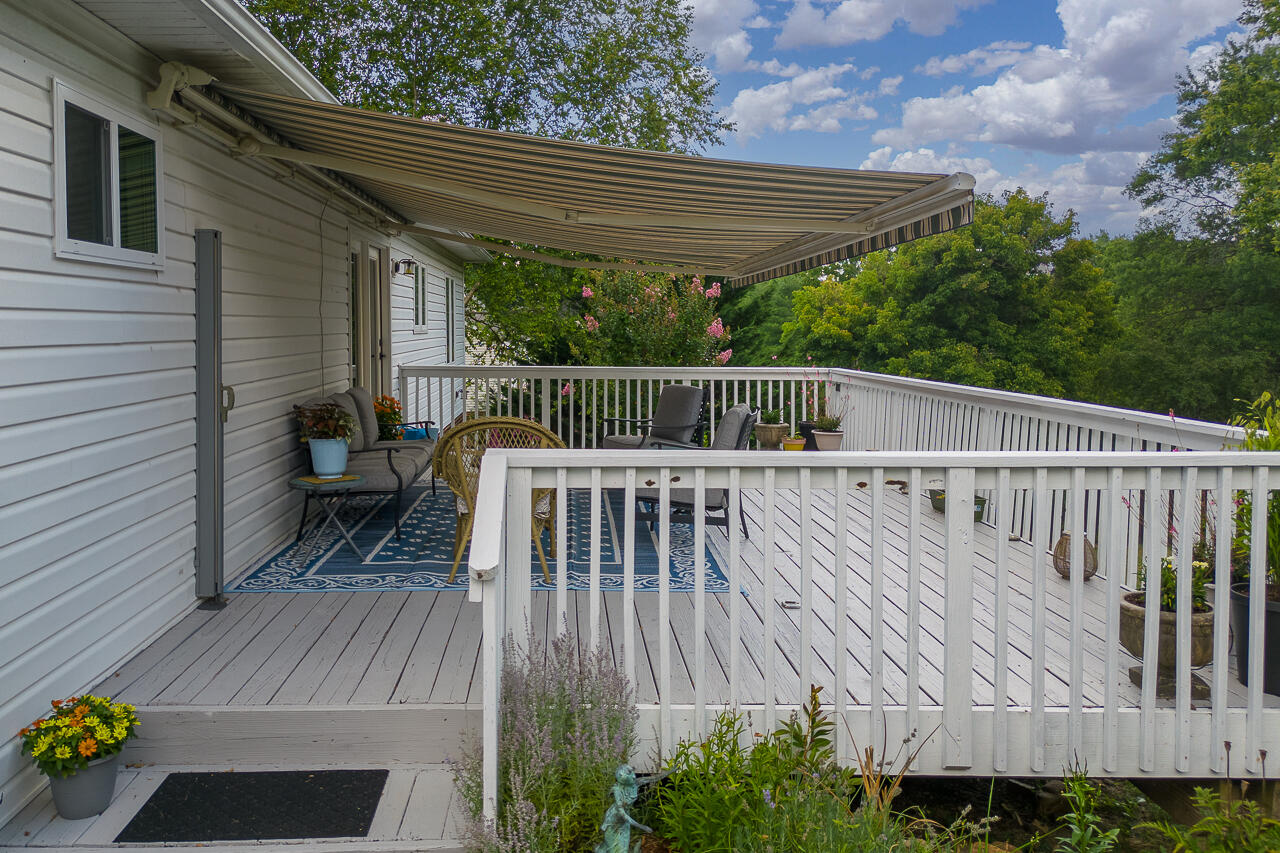 133 Colonnade Ave