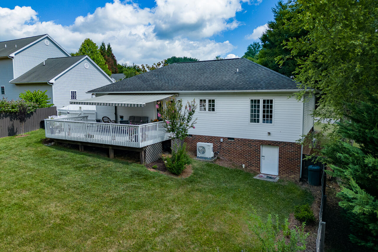 133 Colonnade Ave
