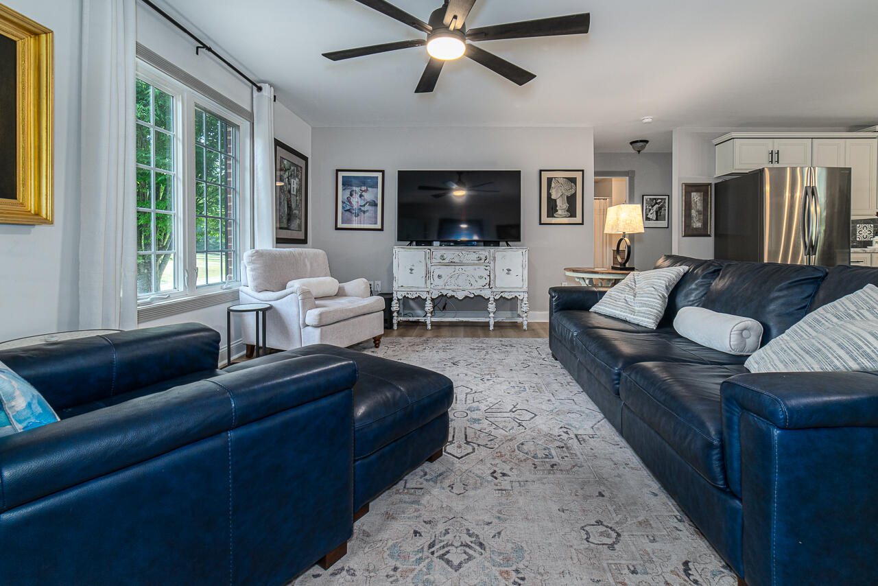 133 Colonnade Ave
