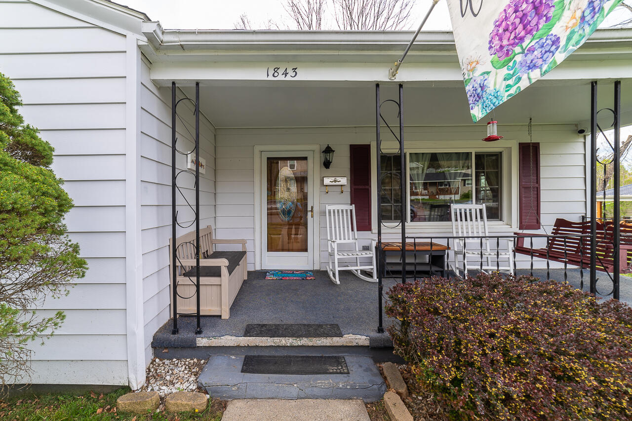 1843 Cedar Ave