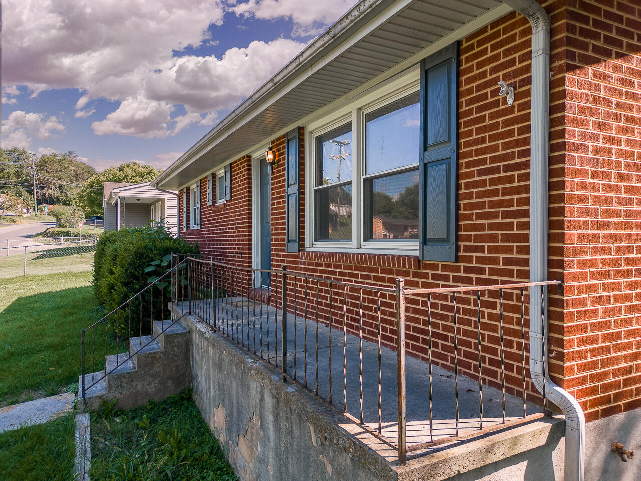 249 Campbell Ln