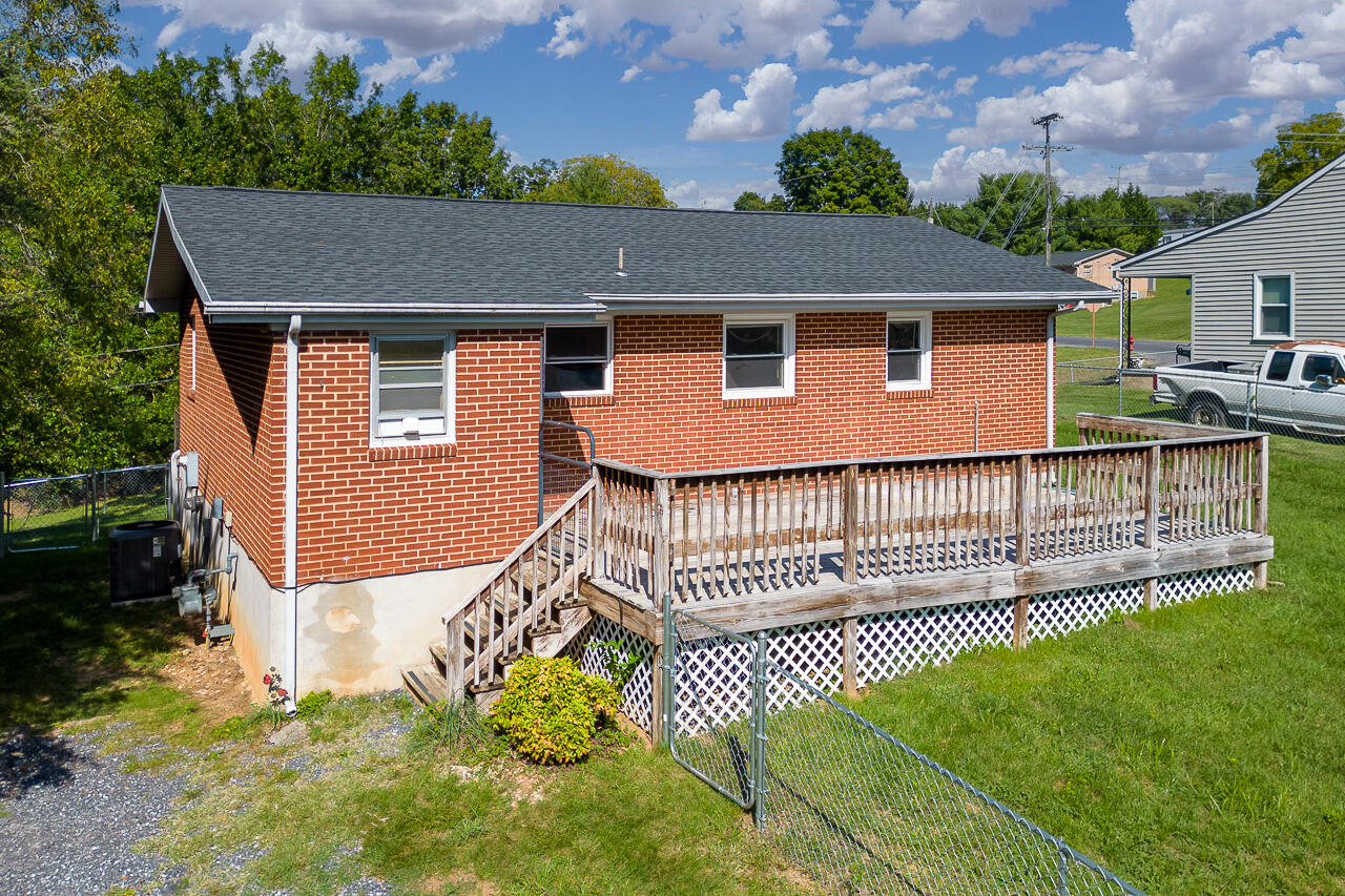 249 Campbell Ln