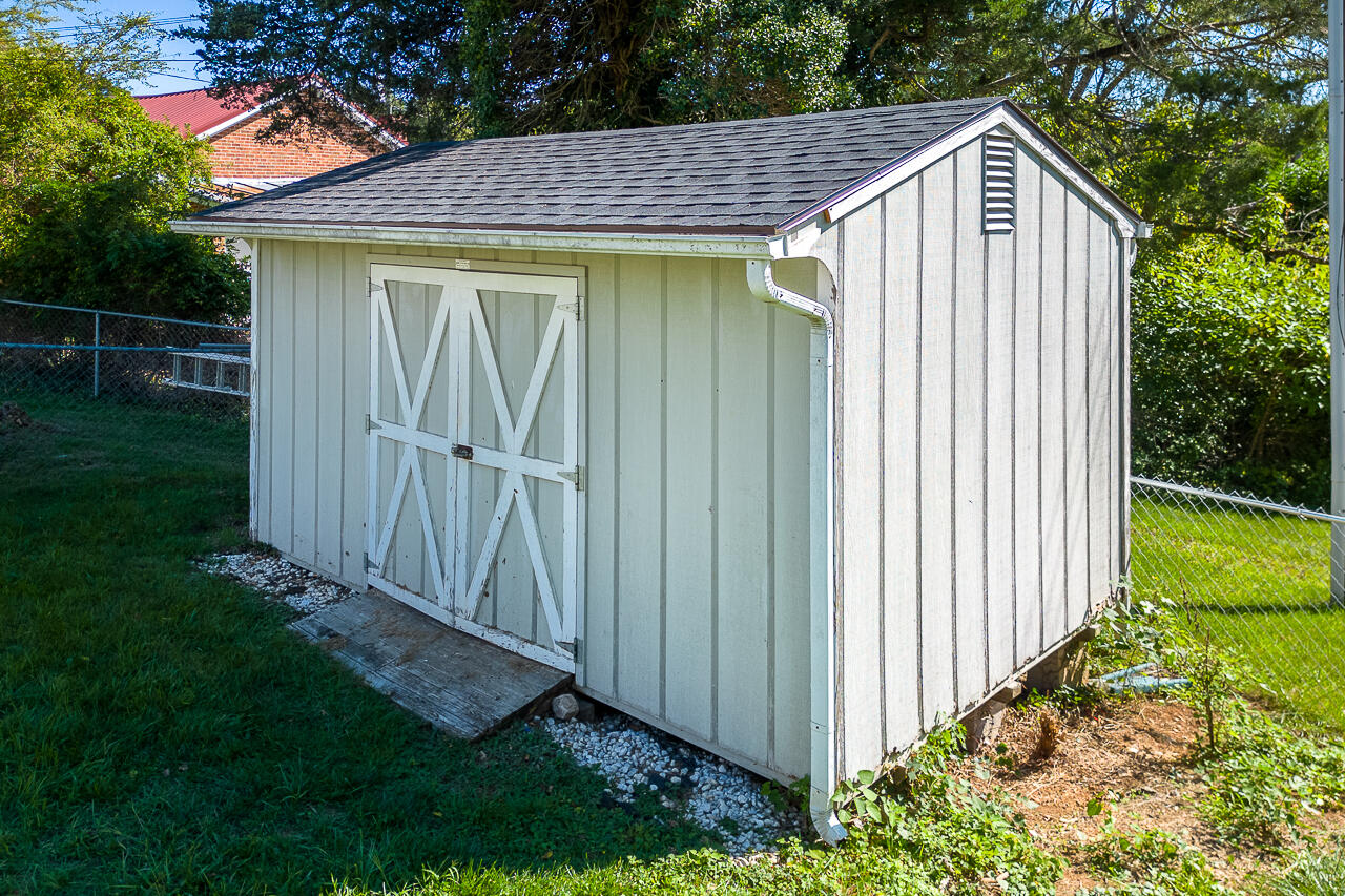 249 Campbell Ln