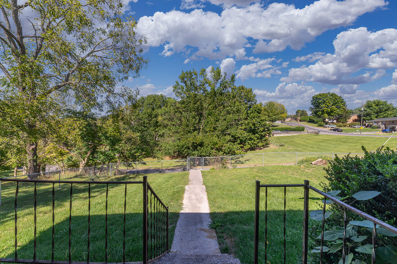249 Campbell Ln