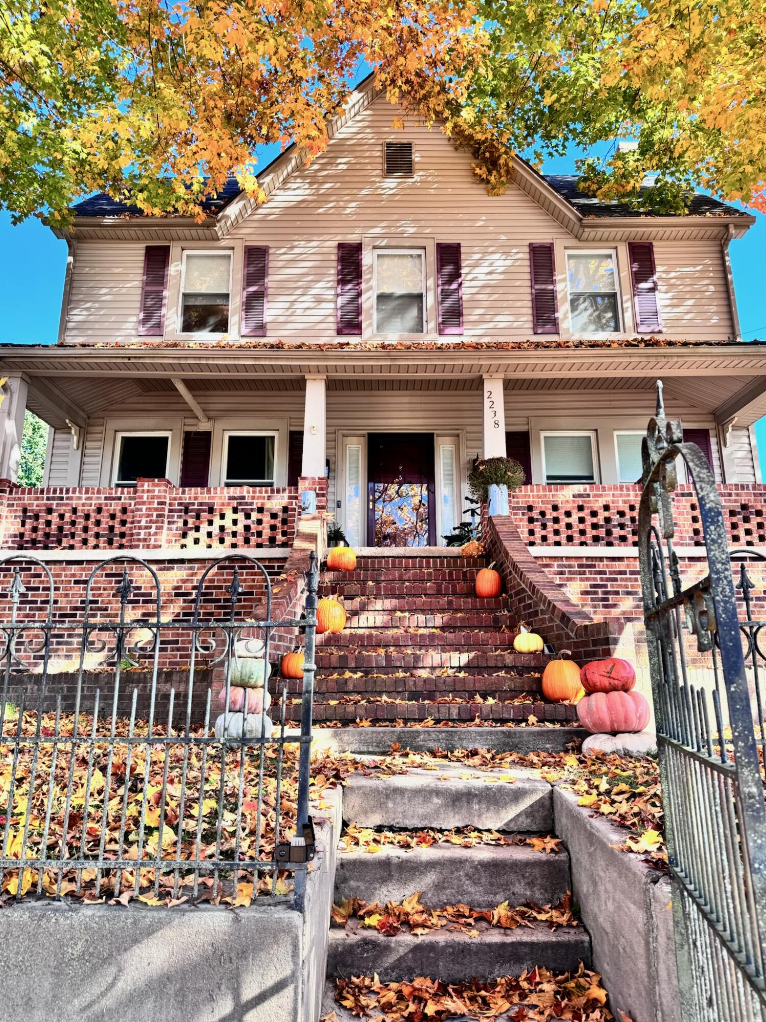 2238 Spruce Ave