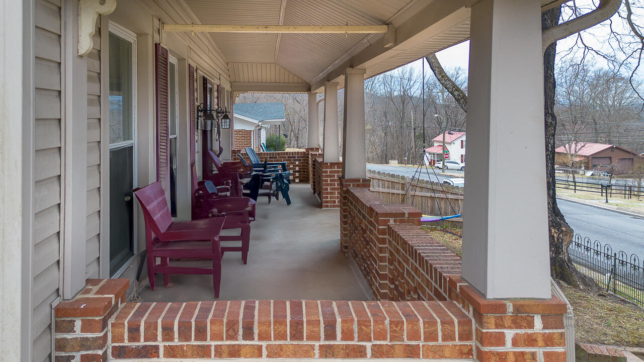 2238 Spruce Ave